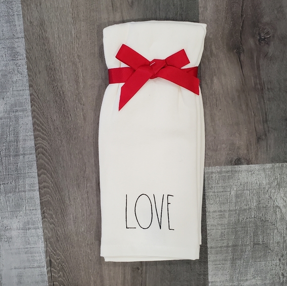 Nwot Rae dunn artisan collection cotton valentine set of 2 kitchen towels